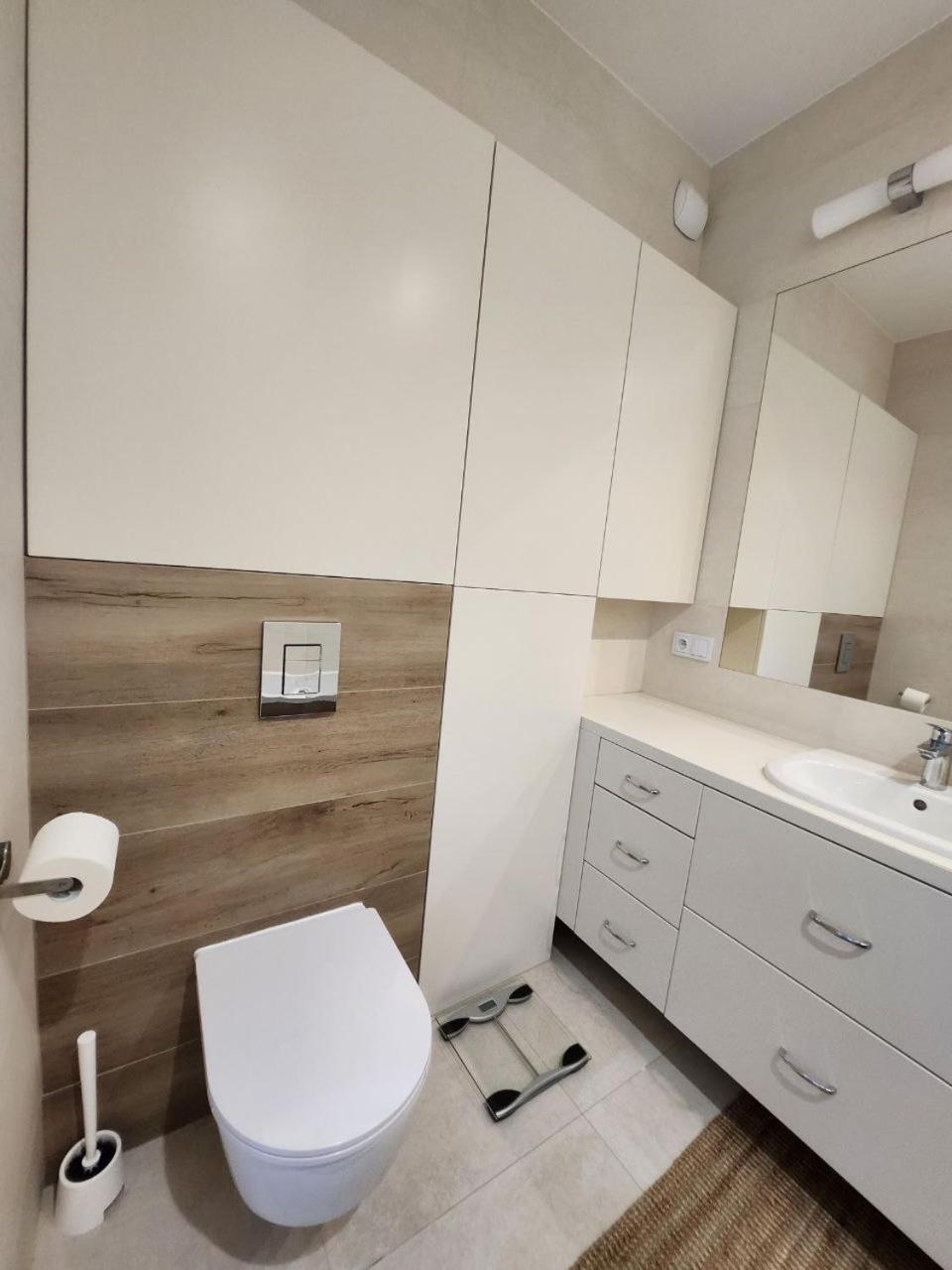 Chopin Airport Apartments Warsaw Exterior photo